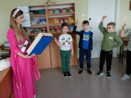 b_1024_768_0_00_images_2023_2024_KAWA_Pasowanie_czytelnik_431058449_866268311967785_8010229164883397873_n